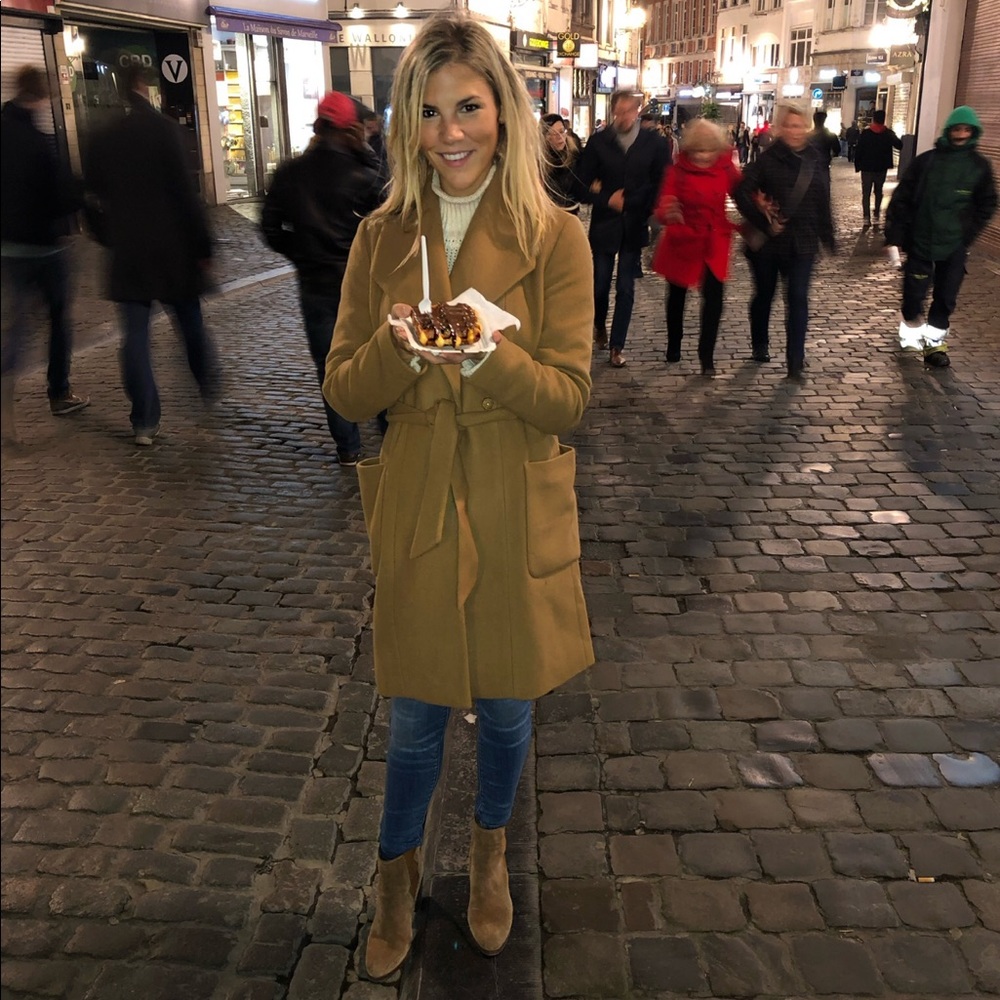 Just a girl with a shopping problem